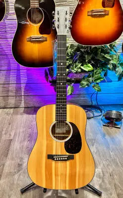 Martin Guitars - DJR-10E Dreadnought Junior Spruce/Sapele Acoustic/Electric Guitar 2
